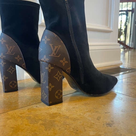 Louis Vuitton ankle boots suede size 39. - Picture 5 of 8
